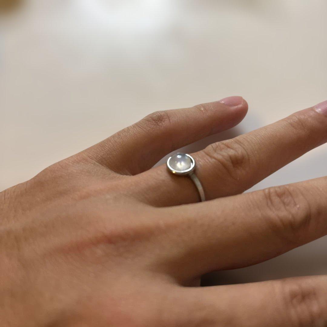 ムーンストーンの指輪！綺麗！フリーサイズ！