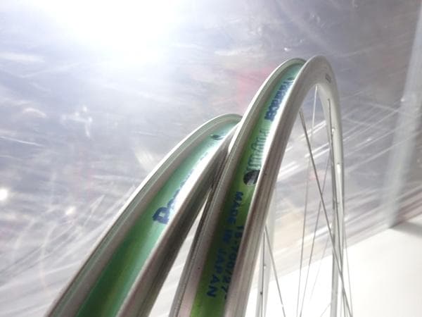 Shimano 700C 完組ホイール シルバー WH-R600