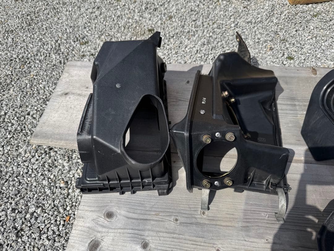 BNR34 純正 エアークリーナーボックス - メルカリ