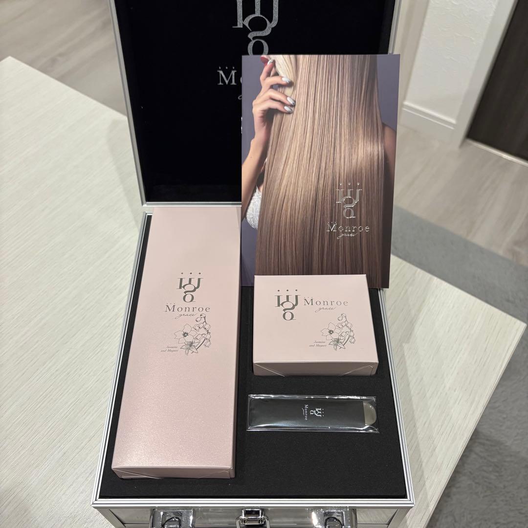 Monroe grace アタッシュケース　モンローグレイス