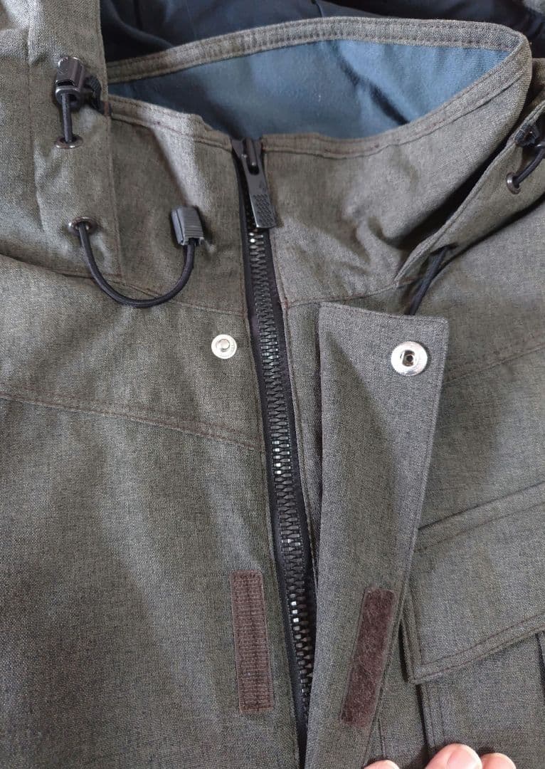 ボルコム（VOLCOM）メンズジャケット　Mサイズ