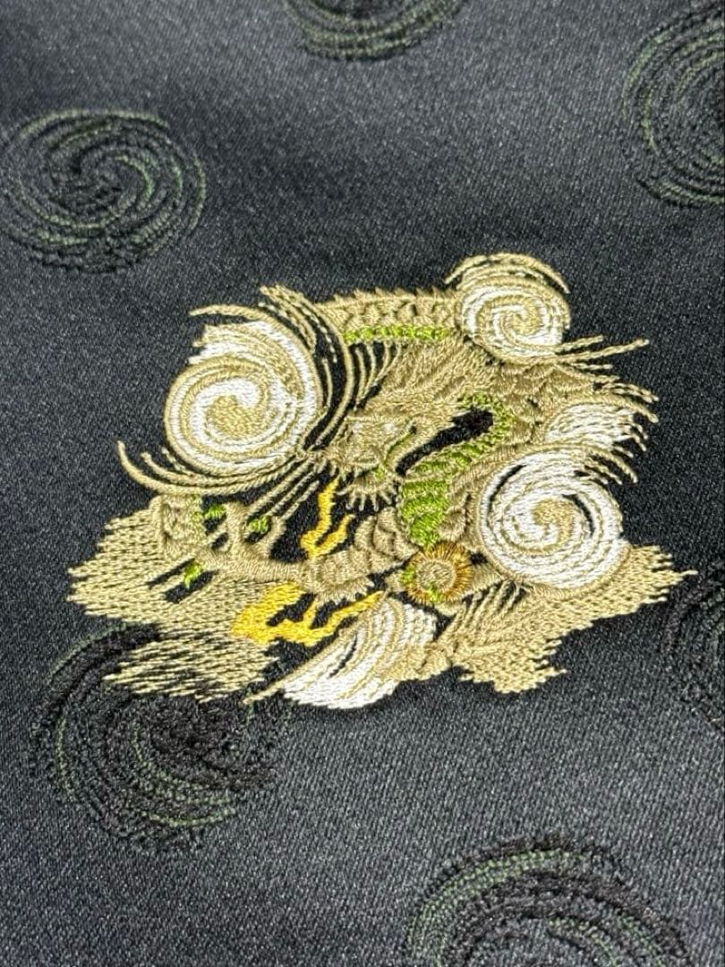 式部浪漫　七五三　3歳向け　着物、袴セット　紐下50cm　龍の刺繍デザイン