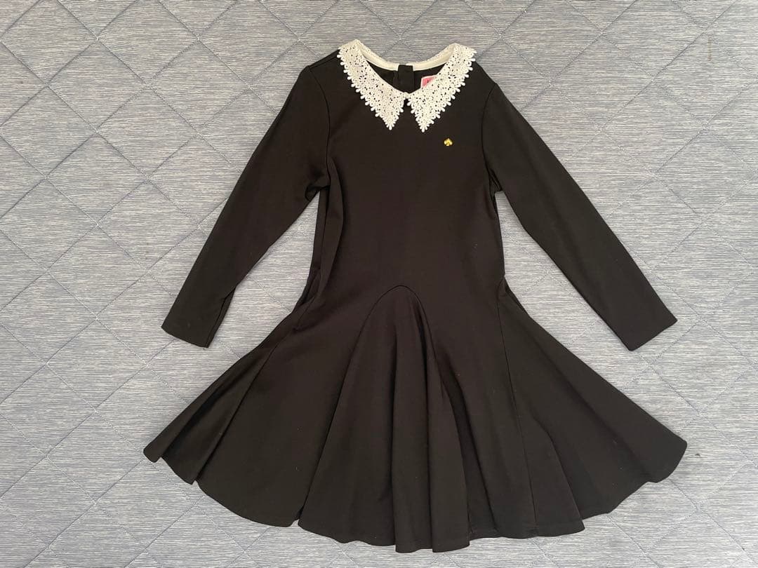 KateSpadeのワンピースと組曲のジャケット