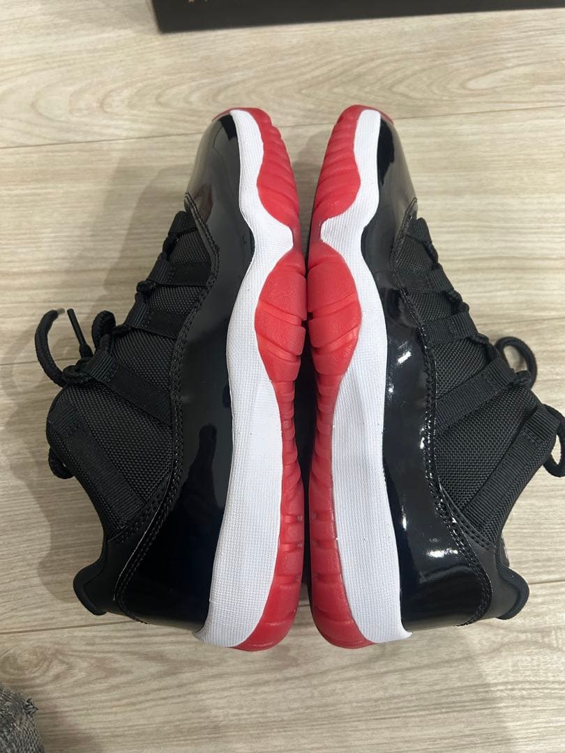 新品未使用！エアージョーダン11 レトロ　ロー　ブレッド　25.5cm