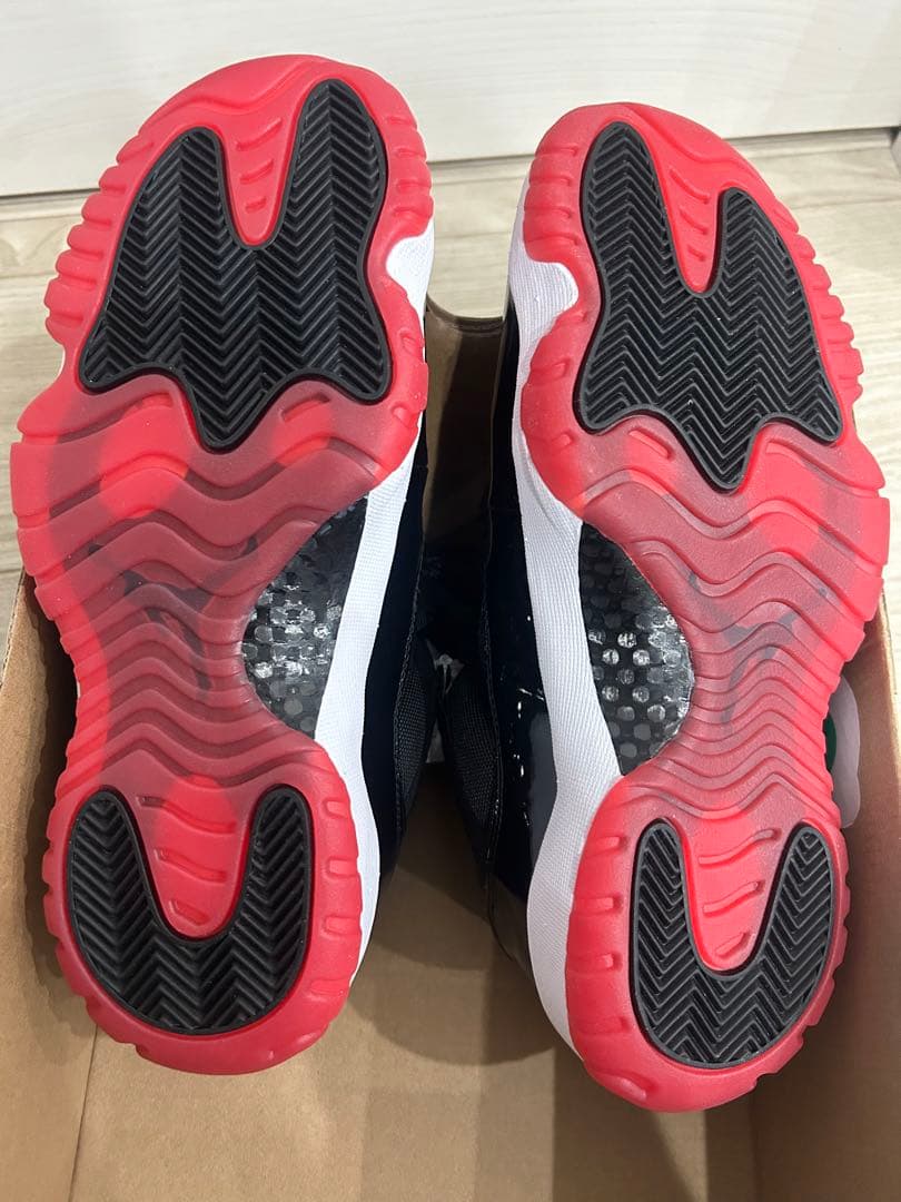 新品未使用！エアージョーダン11 レトロ　ロー　ブレッド　25.5cm