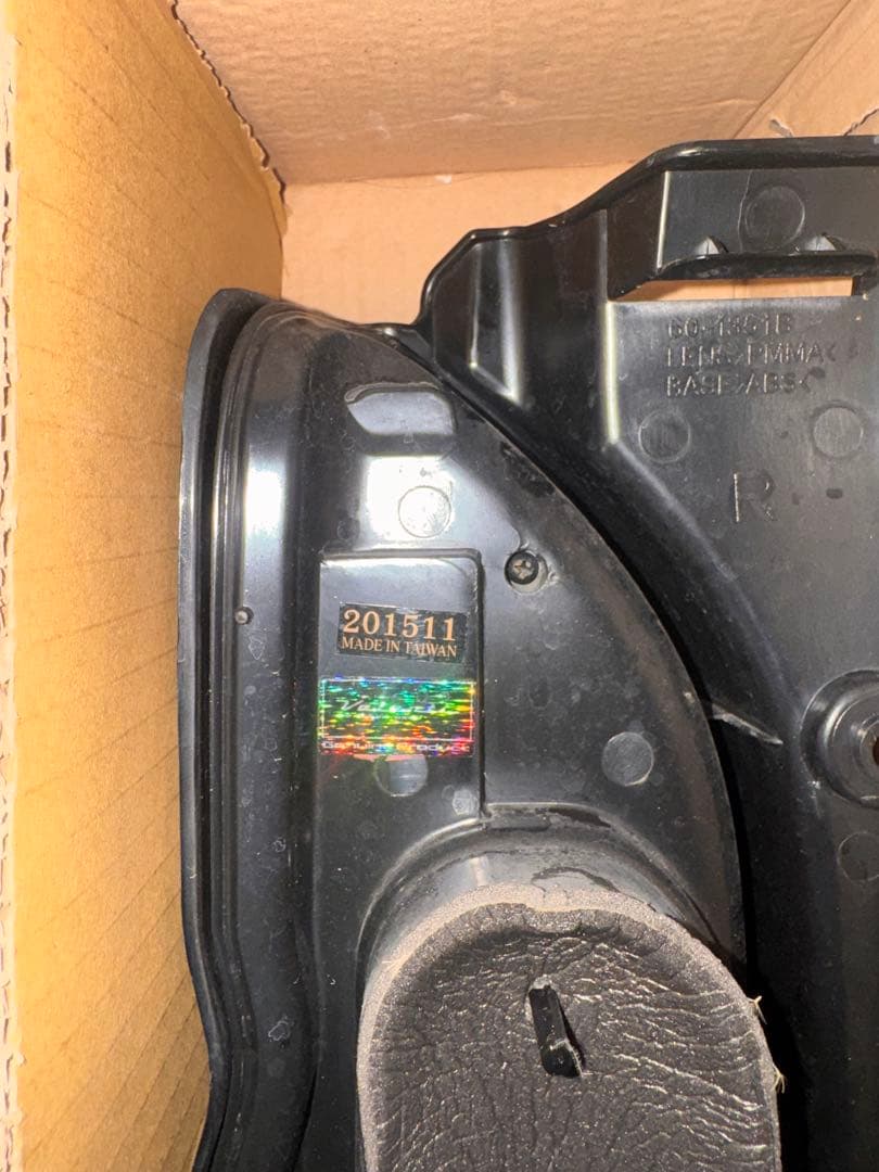 ヴァレンティ ジュエルLEDテールランプ　200系ハイエース用　インナーブラック