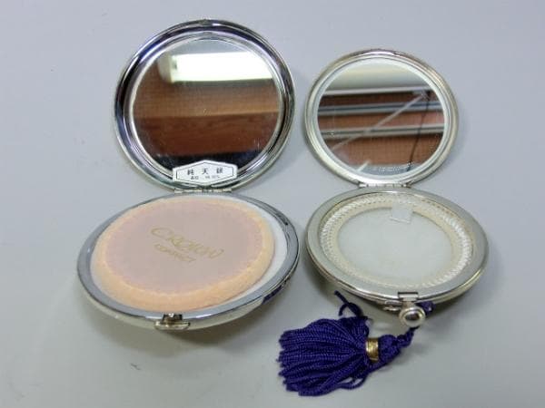 コンパクト■女カメオ純天銀 99.97％ 彫刻 CROWN Limagos 化粧