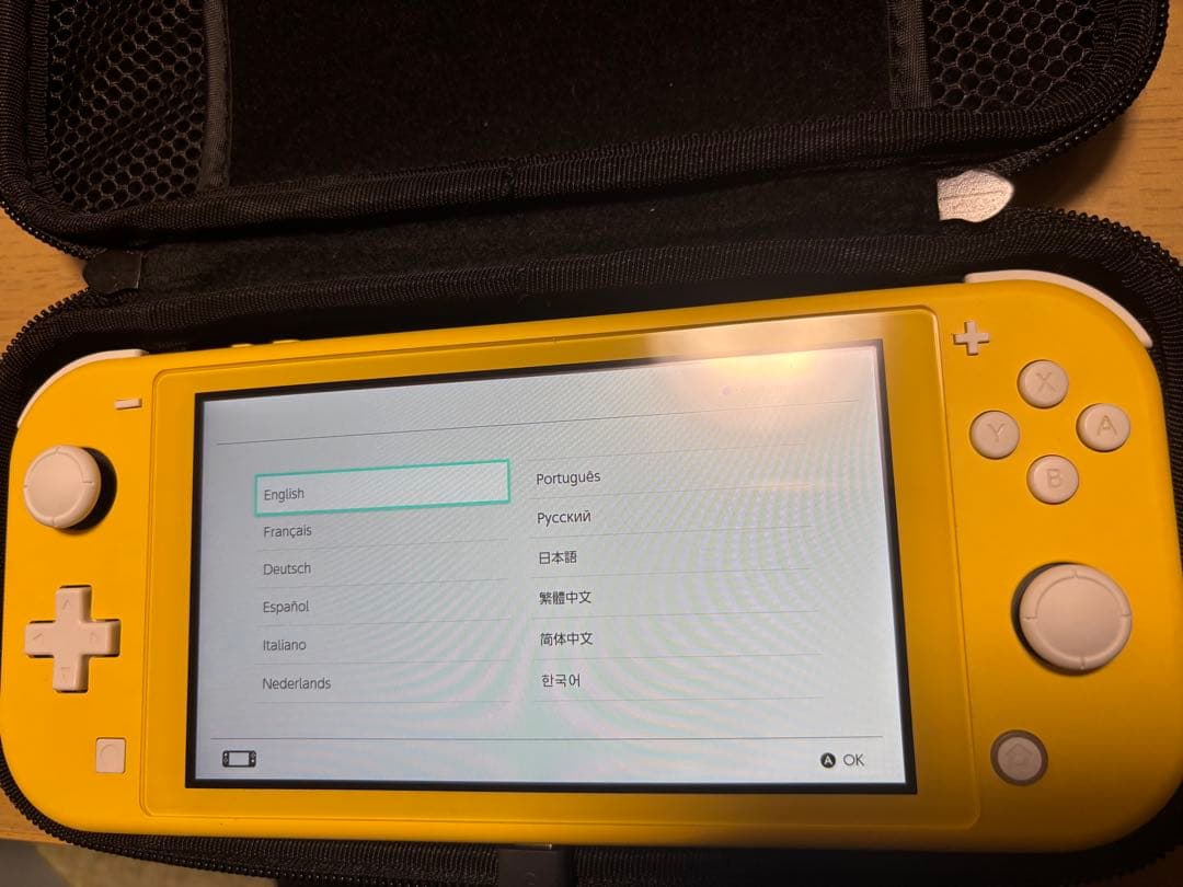 Nintendo Switch Lite イエロー 本体　ケース　スタンド　SD