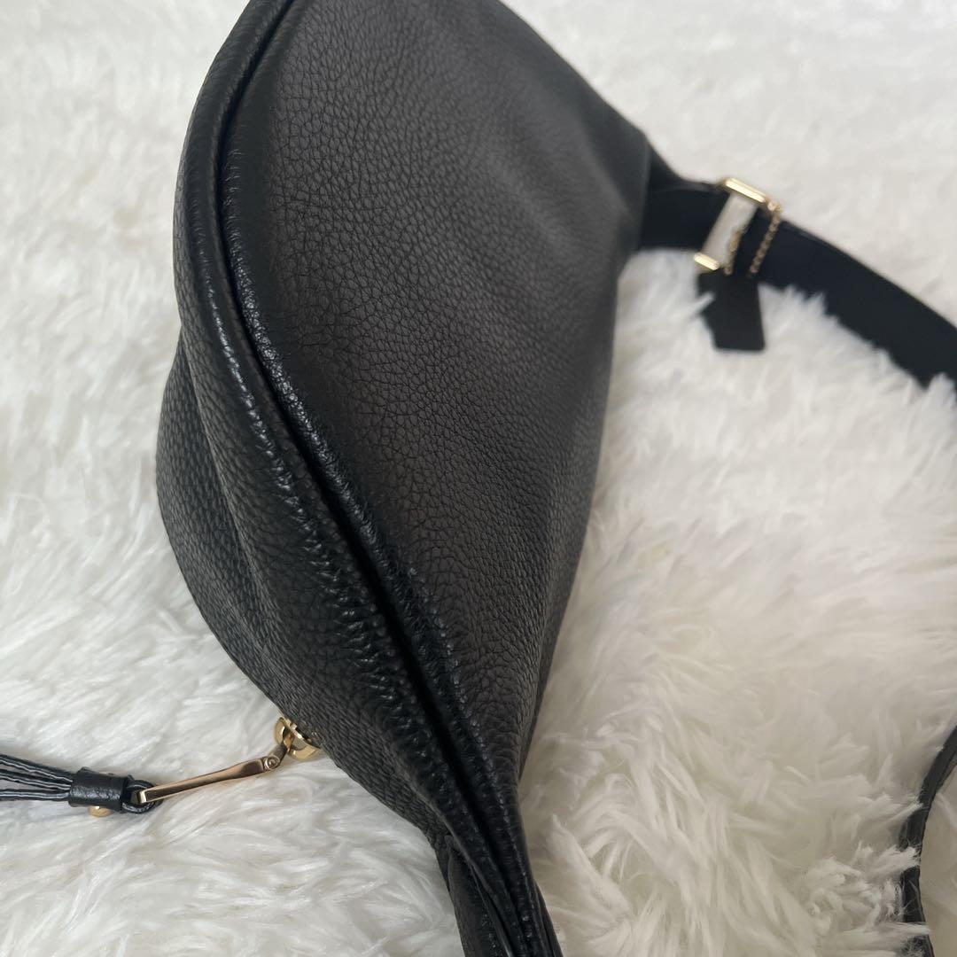 COACH ブラック ボディバッグ・ウエストポーチ レザー　ゴールド金具