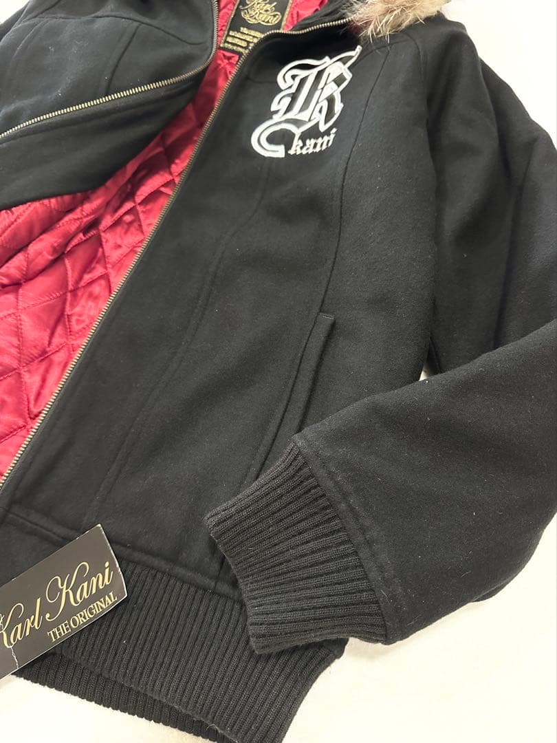 新品タグ付き　Karl Kani カールカナイ　ブラックスタジャン　Lサイズ