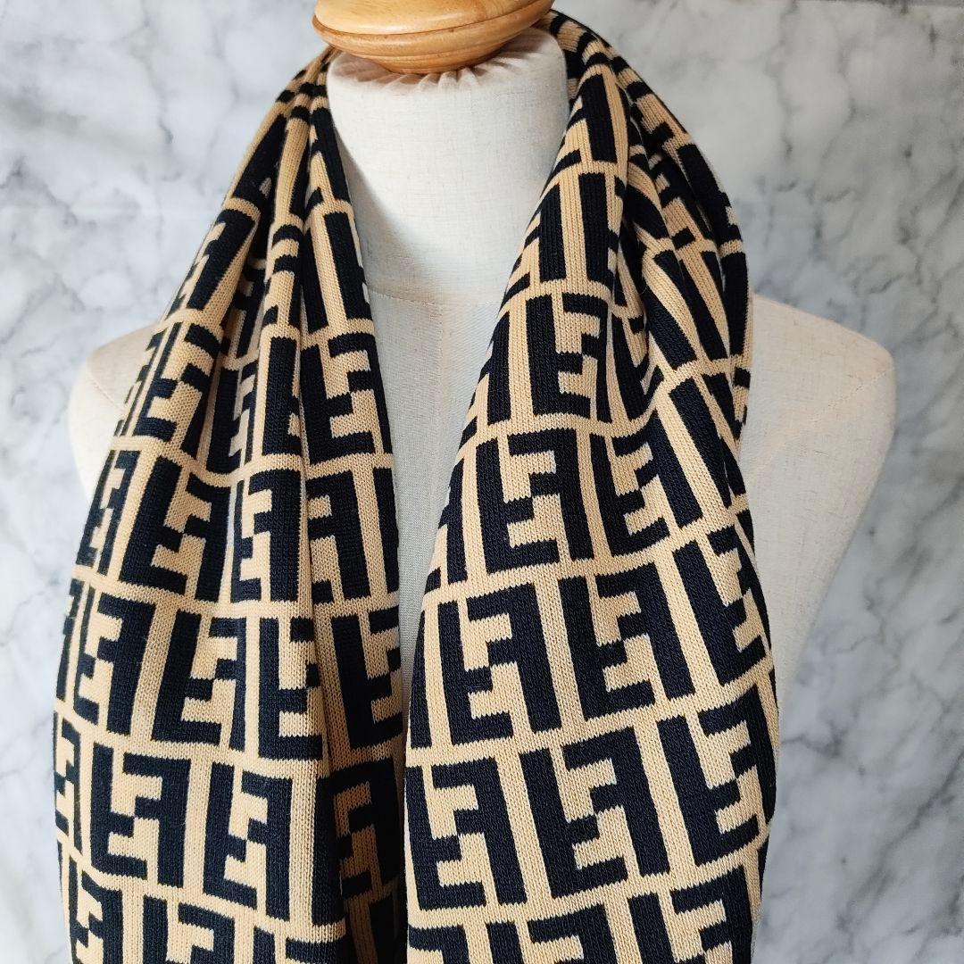 【FENDI】ズッカ柄 BIGフェンディロゴ WOOL ニット 大判 ストール