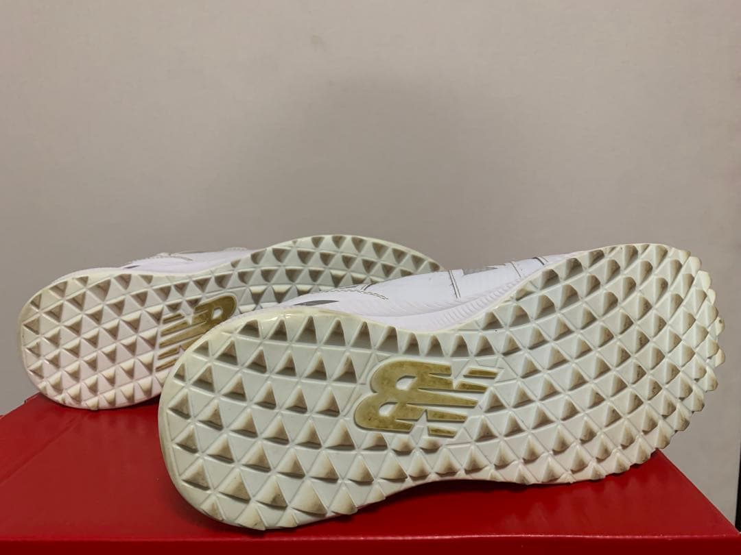 ニューバランス　スパイクレス　ゴルフシューズ