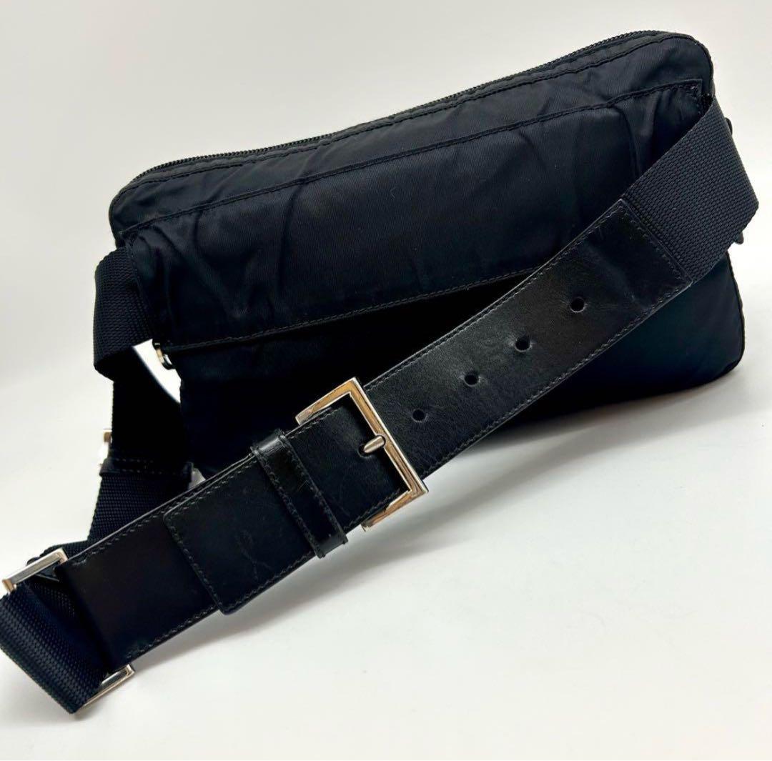 【極美品 】PRADA ウエストバッグ ナイロン ボディバッグ 三角プレー 黒