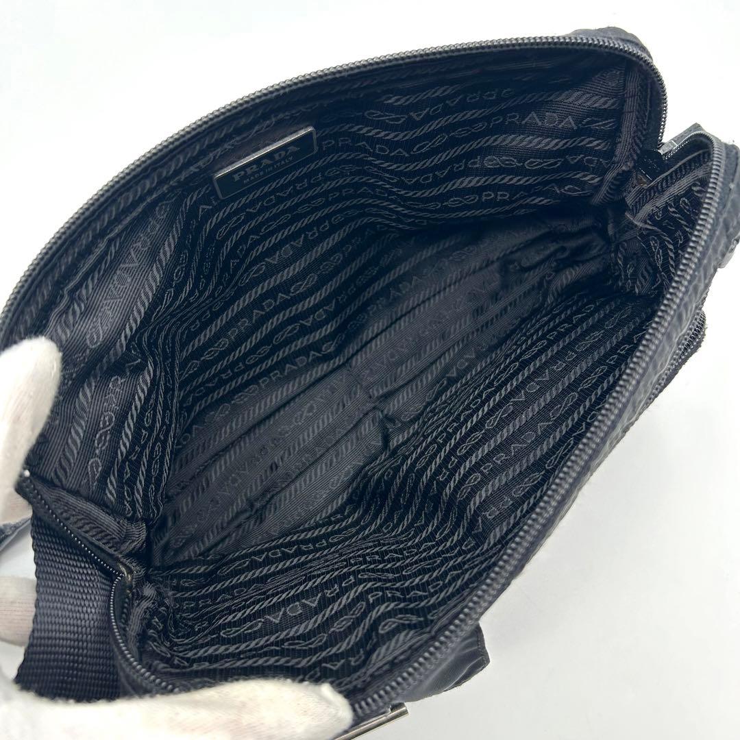 【極美品 】PRADA ウエストバッグ ナイロン ボディバッグ 三角プレー 黒