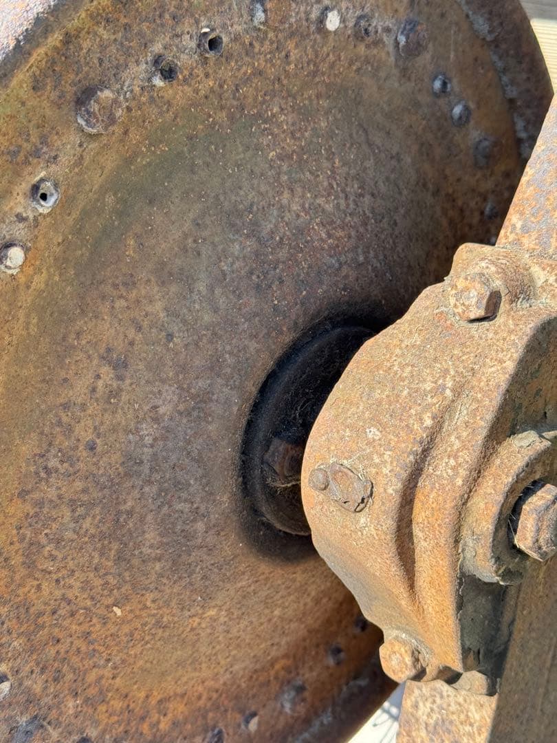 足踏み式　脱穀機　送料込みです