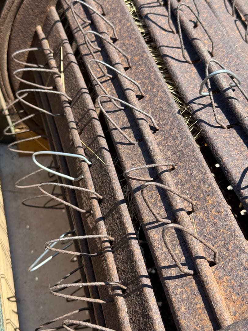 足踏み式　脱穀機　送料込みです