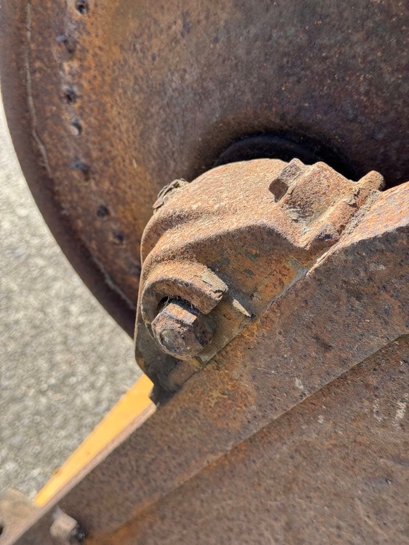 足踏み式　脱穀機　送料込みです