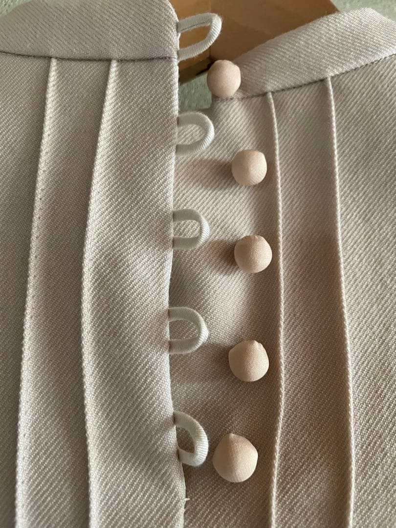 刺繍入りクリーム色ドレス　入学式