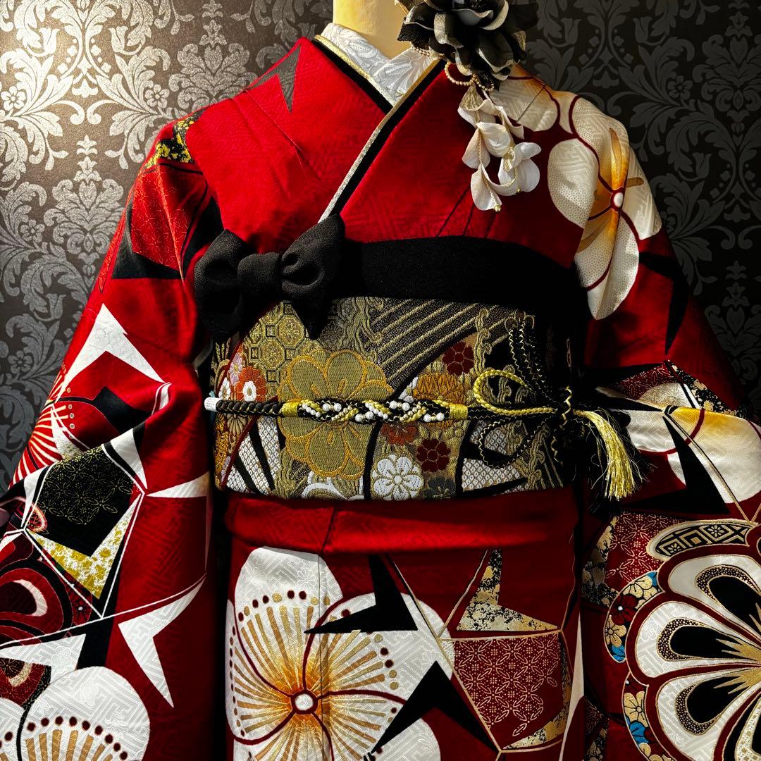 美品　藤田ニコル　美品　金彩　金駒刺繍　逸品　振袖　フルセット 振り袖