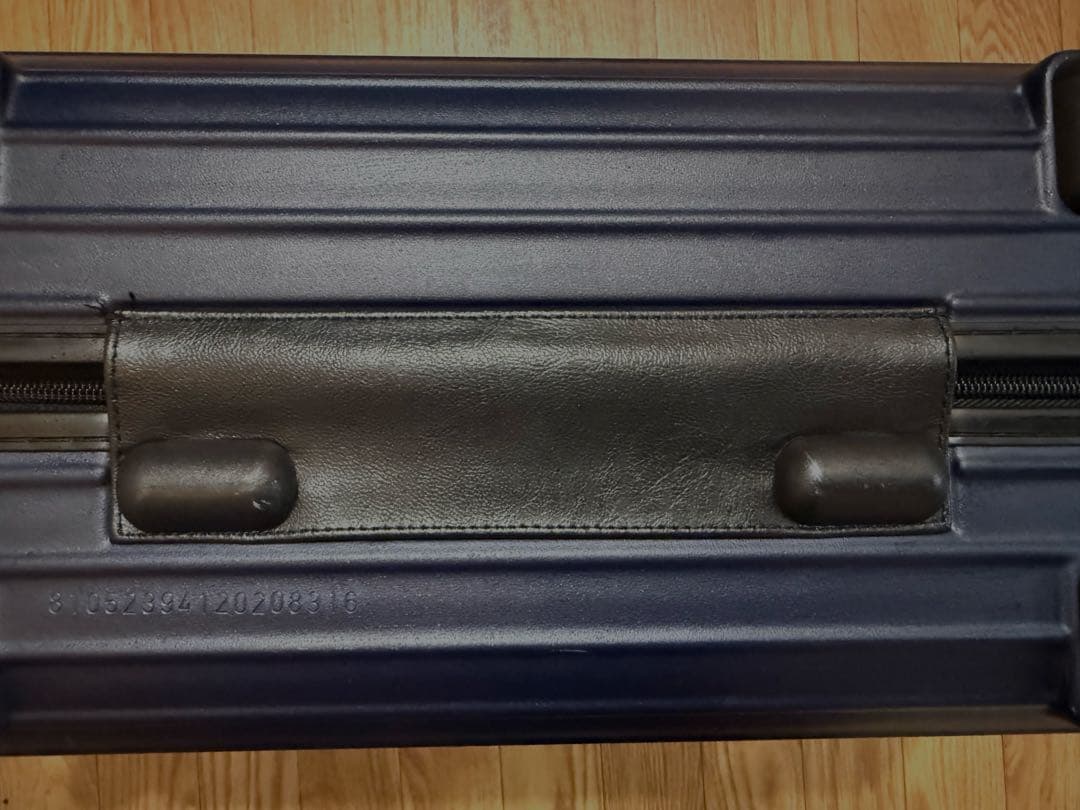 RIMOWA サルサ　4輪　32L ネイビー TSAダイヤルロック搭載