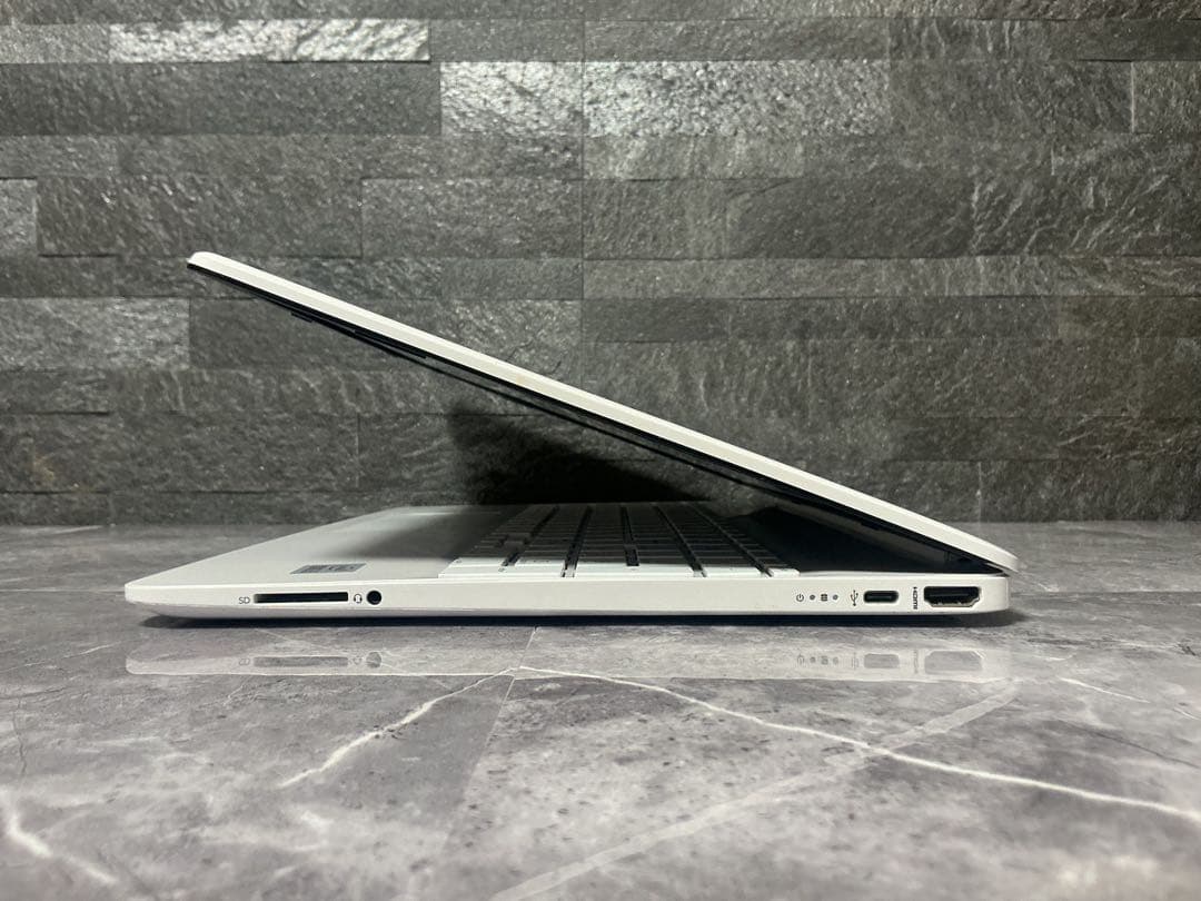 美品 HP corei5 第10世代 メモリ16GB 新品m.2SSD256GB