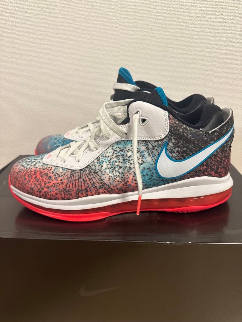 NIKE LEBRON VIII V/2 LOW QS ナイキレブロン7ロウ