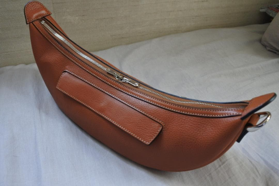 [万双] ボディバッグ / キャメル + エイジングクリーム