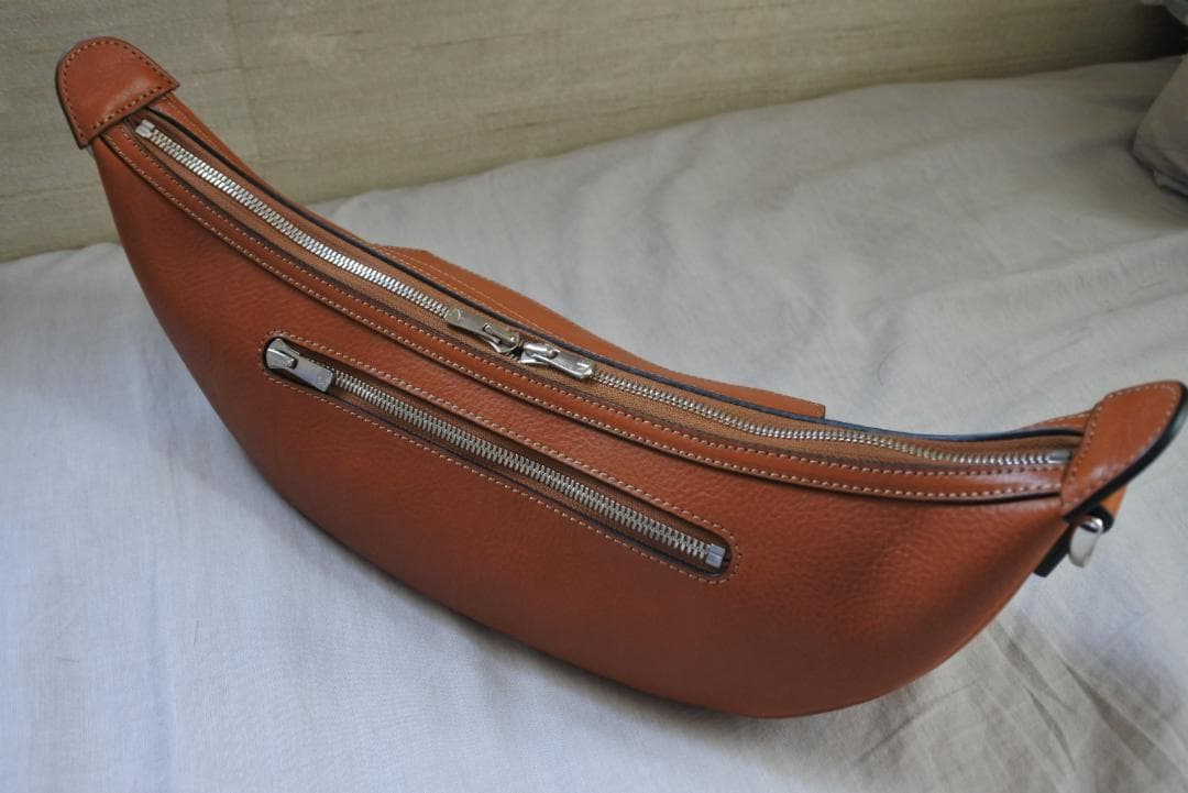 [万双] ボディバッグ / キャメル + エイジングクリーム