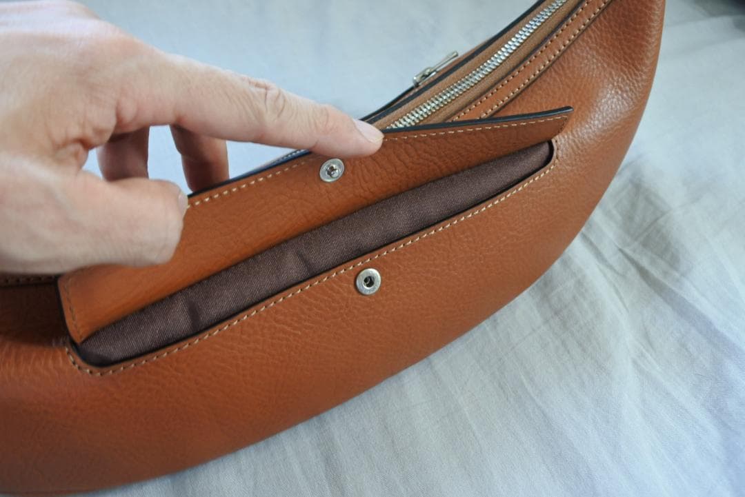 [万双] ボディバッグ / キャメル + エイジングクリーム