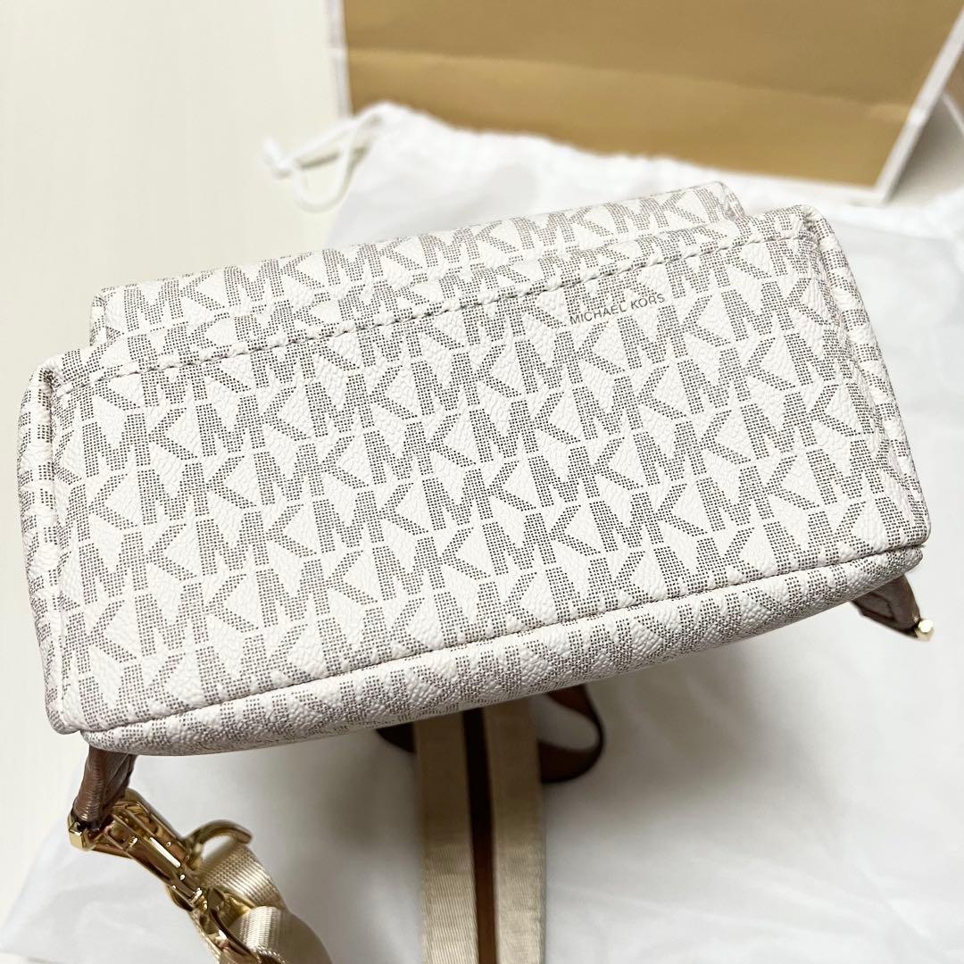 新品未使用　マイケルコース コンバーチブル バックパック スモール　ホワイト