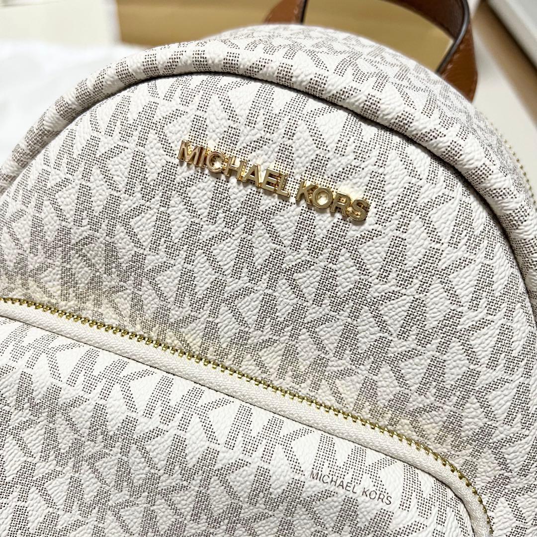 新品未使用　マイケルコース コンバーチブル バックパック スモール　ホワイト