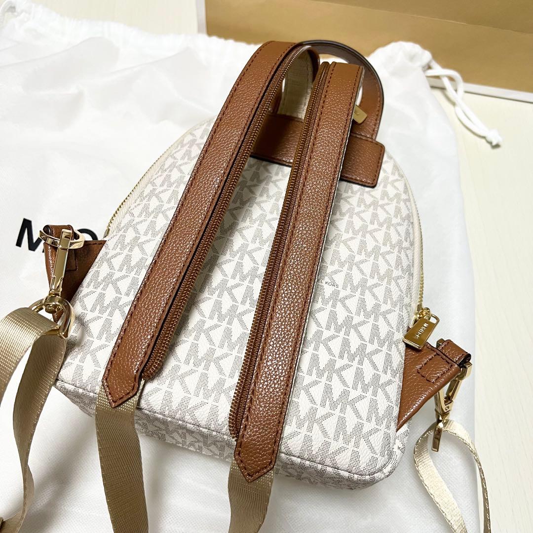 新品未使用　マイケルコース コンバーチブル バックパック スモール　ホワイト