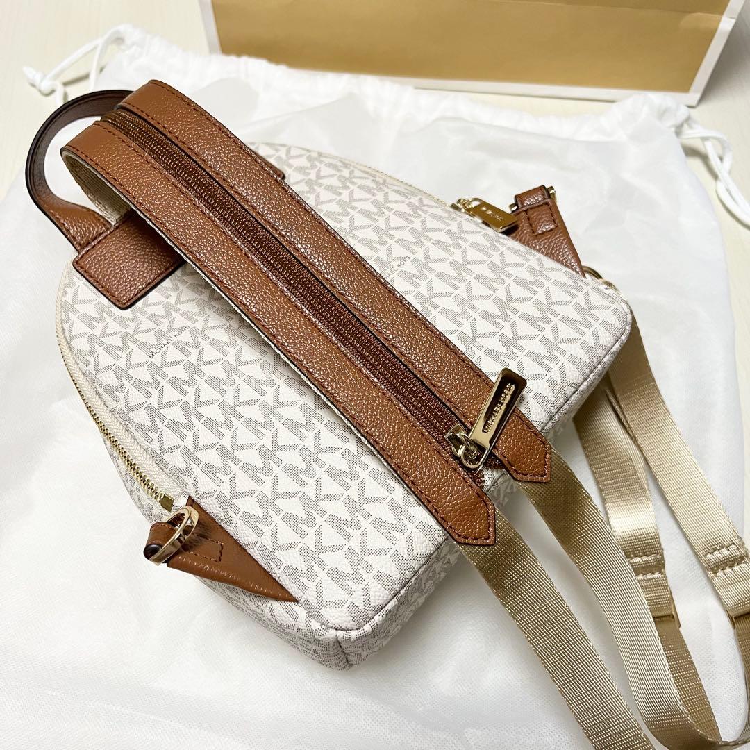 新品未使用　マイケルコース コンバーチブル バックパック スモール　ホワイト