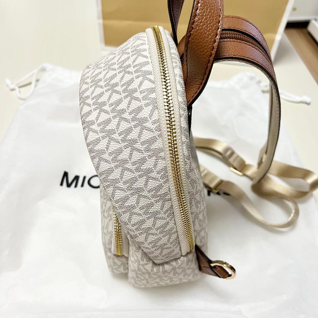 新品未使用　マイケルコース コンバーチブル バックパック スモール　ホワイト