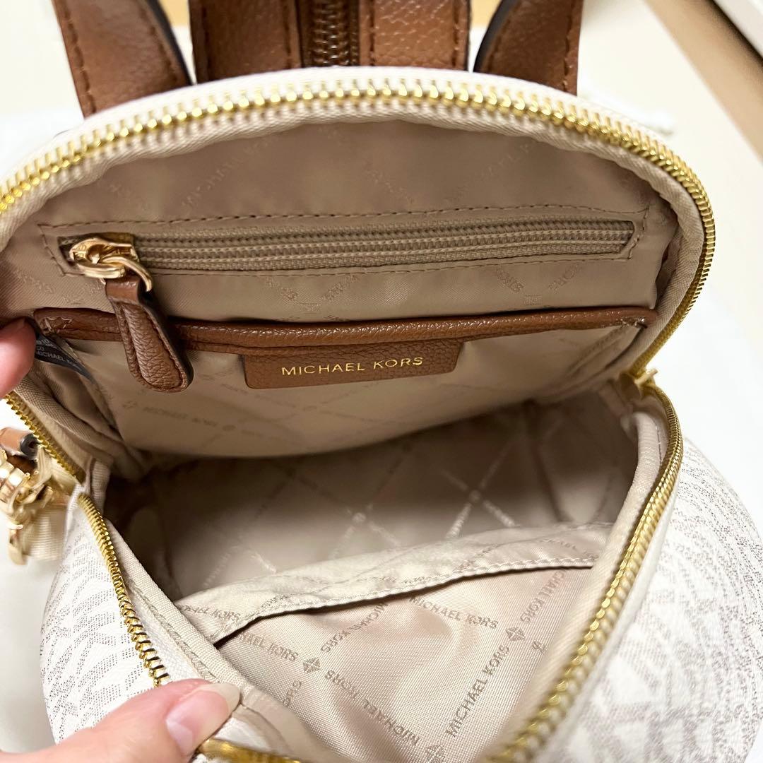 新品未使用　マイケルコース コンバーチブル バックパック スモール　ホワイト