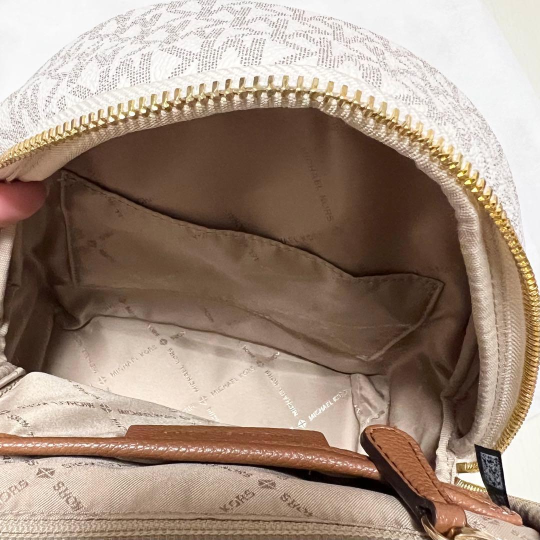 新品未使用　マイケルコース コンバーチブル バックパック スモール　ホワイト