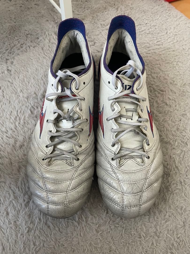 上*ン様 サッカースパイク　ミズノ　モレリアネオ3 トリコロールカラー