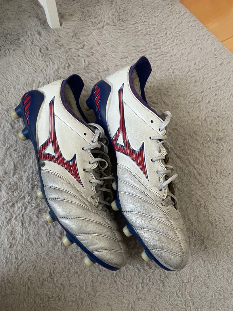 上*ン様 サッカースパイク　ミズノ　モレリアネオ3 トリコロールカラー