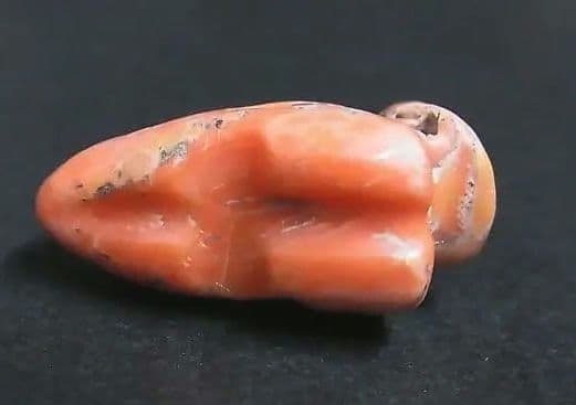 ★K2105★ 古代石(126)　大粒　珊瑚 ビーズ　神獣　護符　アミュレット