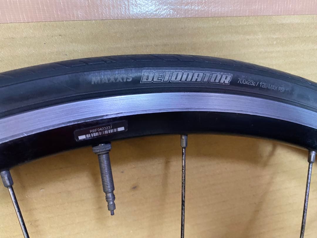 シマノ　WH-RS010 700C 前後セット