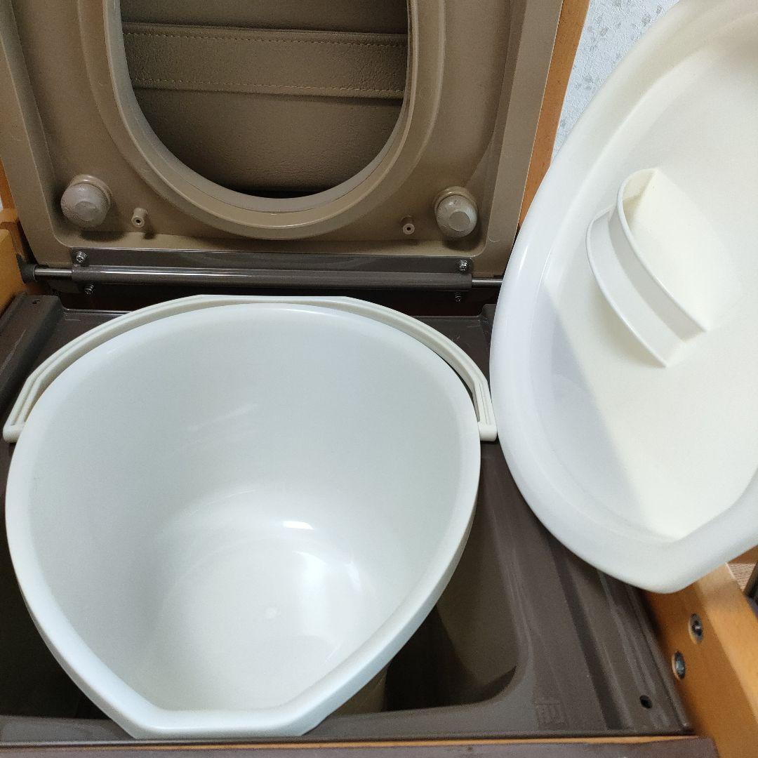 売約済み　uchie/介護用 家具調ポータブルトイレ／(美品) 送料込み