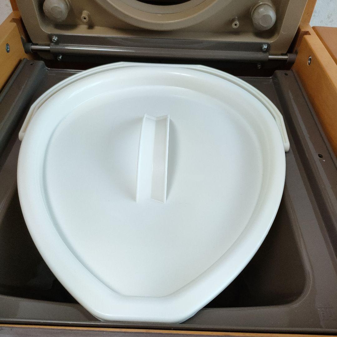 売約済み　uchie/介護用 家具調ポータブルトイレ／(美品) 送料込み