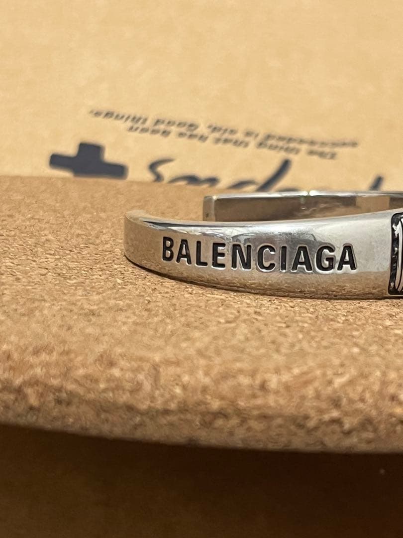 BALENCIAGA バングル PARIS 75007 値段交渉受付 - メルカリ