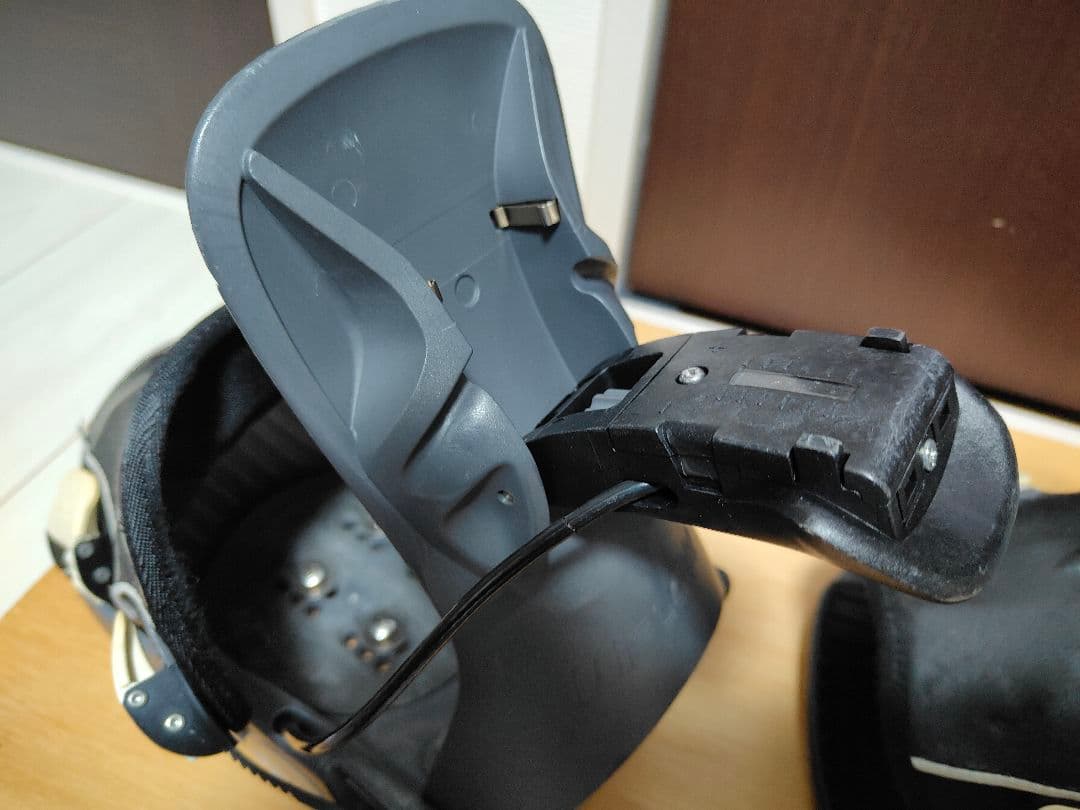 FLOW スノーボードビンディング ブラック　AMP05FS