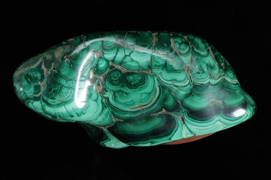 天然マラカイト 孔雀石 台座付 5.3kg 原石 鑑賞石水石 飾石 鉱石 美石