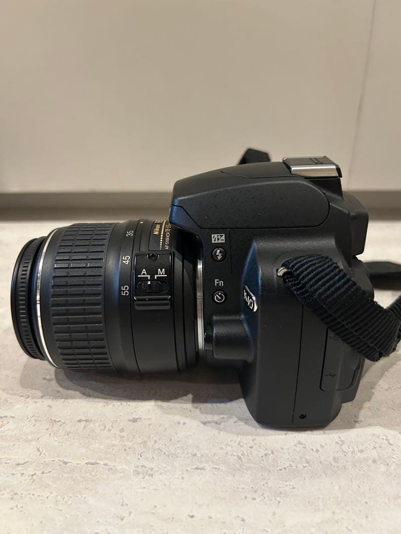 Nikon デジタル一眼レフカメラ　D40 美品