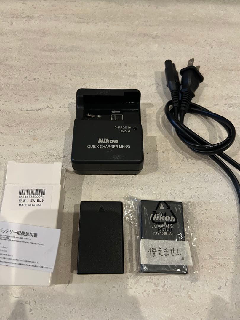 Nikon デジタル一眼レフカメラ　D40 美品