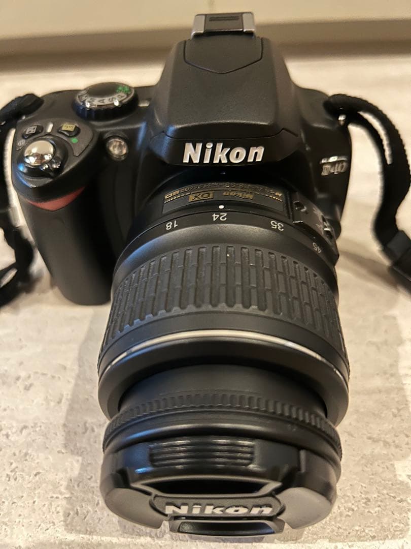 Nikon デジタル一眼レフカメラ　D40 美品