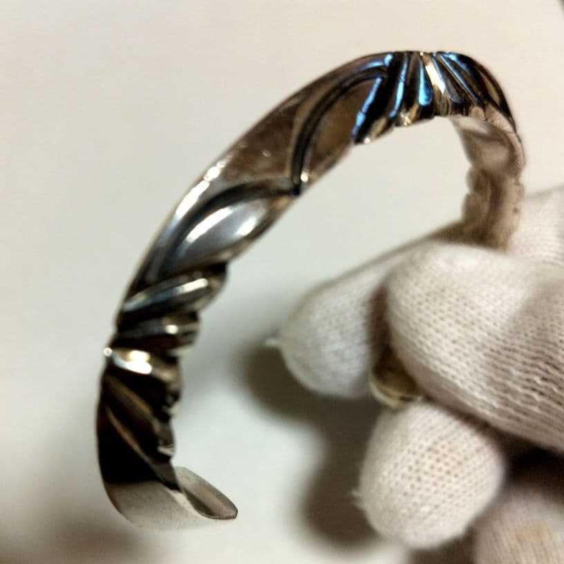 navajoヘンリーマリアーノバングル