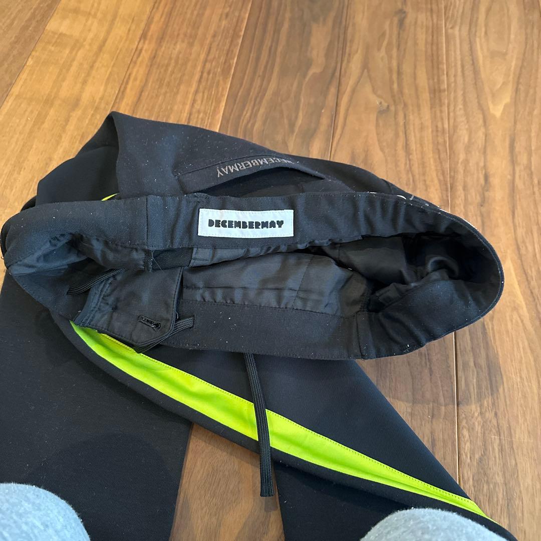 DECEMBERMAY ストレートレッグパンツ ブラック/ネオンイエロー